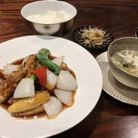 新中国料理HARAKAWA 北新地店 - お店の名前が付く特製酢豚
