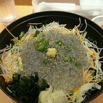 とびっちょ 本店 - 生しらす丼(マヨネーズ抜き)