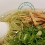 麺屋 六感堂 - 温製 シャポーン鶏の山椒ＳＯＢＡ（しお）＋鶏タタキ増し