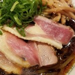 麺屋 六感堂 - 温製 シャポーン鶏の山椒ＳＯＢＡ（醬油）