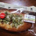 セブンイレブン - ぺペロンチーノ仕立ての枝豆パン