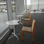 カフェ&ショップ スプリング - カフェコーナー
坂茂さんの段ボールの椅子