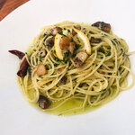 グランデリ - パスタ「鰯・レモンのペペロンチーノ」。これはペペロンチーノ好きには神パスタ。