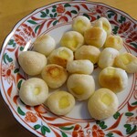 ハタダベーカリー - チーズプチパン