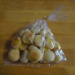 ハタダベーカリー - チーズプチパン