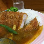 リッチなカレーの店 アサノ - 「リッチなカツカレー」ロースカツ断面