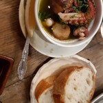 立ち呑み処　たなか屋 - アヒージョとバケット