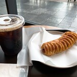 Sutabakku Su Kohi - アイストールドリップコーヒー・あらびきソーセージパイ