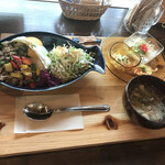 カフェウチダ - 今月の丼ランチ1200円