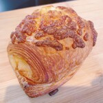 手作り　パン工場　ロアール - 料理写真:モーズクロワッサン（クリームチーズ入）
