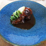 コンヴィヴィアリテ・イチノセ - 上州モチ豚 プルーン 赤ワイン