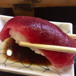 魚河岸寿司 - マグロ赤身は締まったシャープな味わい！