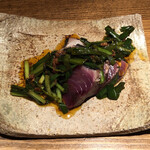 ろっかん - かつおの炙り ニラ麻辣