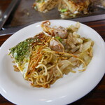 Okonomiyaki Kokoro - ホルモンごろごろ（笑）