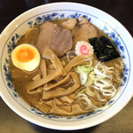 大勝軒 しのや - 「中華そば」800円の麺半分（150gで50円引き）