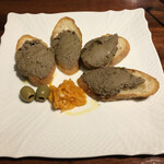 ピノーリ - 温かくて滑らかなレバーペースト