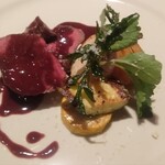 バンケッティ - メイン　和牛もも肉のロースト、西洋わさびの赤ワインソース