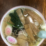 中華ソバ　坂本 - ノーマルラーメンアップ、こうして見るとこっちのスープの方が澄んで見える、光の加減なのかしら…