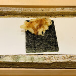 日本橋 蕎ノ字 - ■本日の貝
      ☆北海道函館産のつぶ貝。中はレアーで素晴らしい火入れ加減。海苔に巻いてかえしで頂く。