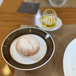 ブラッセリー ラシュレ - パンとオリーブオイル