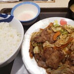 松屋 - お肉いっぱい、野菜いっぱい！ 680円税込