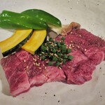 フジヤマ食堂 - 黒毛和牛（肩）ロース