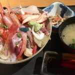 さかなや工房海鮮蔵 - 海鮮丼(上)¥1980税込