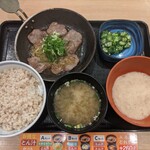 吉野家 - 牛たん麦とろ御膳（868円＋税）