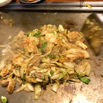 オカダ食品株式会社 - ホルモン炒め