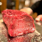 オカダ食品株式会社 - ローストビーフ用極上赤身肉  700g