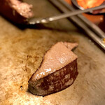 オカダ食品株式会社 - 和牛極上ヒレステーキ 焼き焼き風景