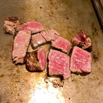 オカダ食品株式会社 - 和牛極上ヒレステーキ 出来上がり