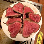 オカダ食品株式会社 - ローストビーフ用 極上赤身肉　出来上がりカット