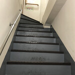 オカダ食品株式会社 - 階段で上へ