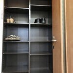 オカダ食品株式会社 - 靴箱