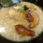 麺小僧 - こってり醤油 豚トロチャーシュートピ
