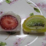 松竹堂 - ももいちごとキュウイ中身