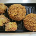 ハウスメッツガー・ハタ - 鶏唐揚げにキャベツメンチカツ