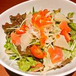 smoked salmon and grapefruit salad