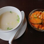 Indo Ajia Ryouripokara - 大根のスープとサラダ