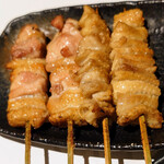 酒の穴 鳥心 - 肉皮と皮(塩)