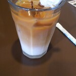 コウヨウ館 - アイスカフェオレです。生クリームが可愛い( ノД`)…