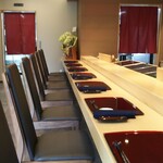 王将寿司 - ゆったりしたカウンター