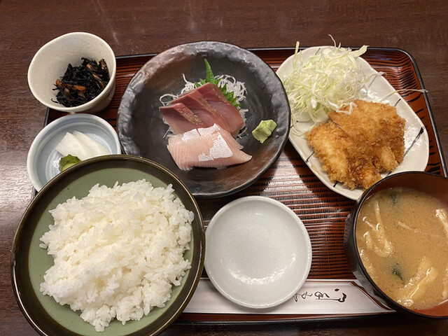 遊食家 楽 ゆうしょくや らく 青井 定食 食堂 食べログ