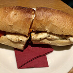 丸山珈琲  - モッツァレラとドライトマトのサンドイッチ