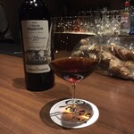 バー ゴヤ - シメのシェリー酒。くどくない甘さが和三盆みたい。