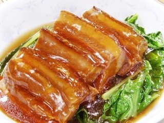 Keichinrou - 中華街一の当店看板料理【豚の角煮】パン付き￥1,380