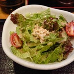 深川 まごろく - お通しのサラダ