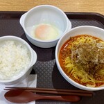 汁なし担担麺くにまつ - 汁なし担々麺の大盛り、温泉玉子、ライス小