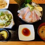 青龍丸 - 地魚海鮮丼　2200円